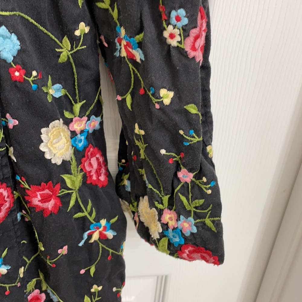 Beautiful embroidered pea coat - Picture 6 of 10